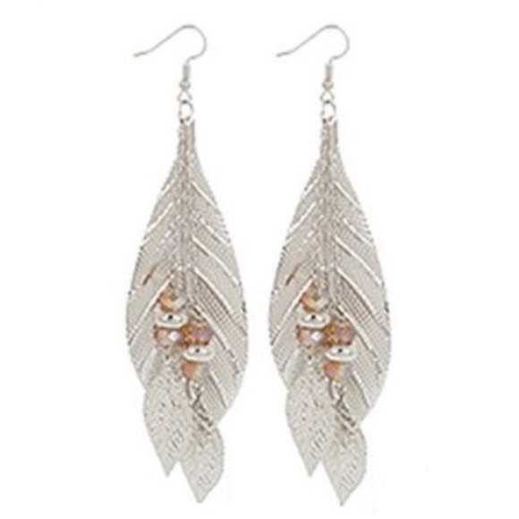 NWT ✨ Leaf Dangle Earrings!! - Picture 2 of 4